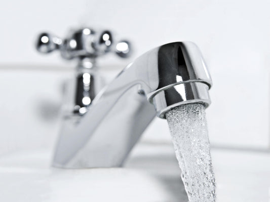 Legionellen wirksam bekämpfen: Trinkwasserleitungen nachhaltig sanieren mit Tovasan®